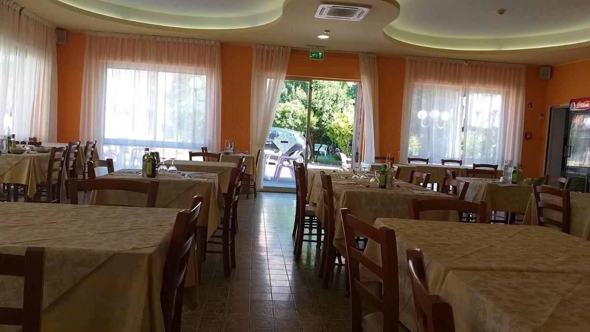 Hotel Adriatico Bellaria-Igea Marina Exterior photo